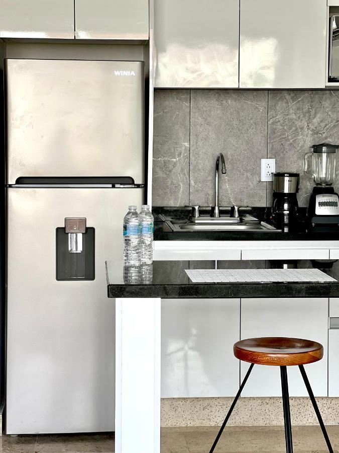 Paradise Apt Steps 5Thav & Beach Плая дел Кармен Екстериор снимка