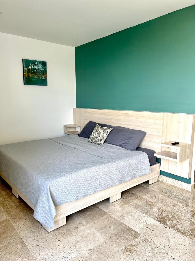 Paradise Apt Steps 5Thav & Beach Плая дел Кармен Екстериор снимка